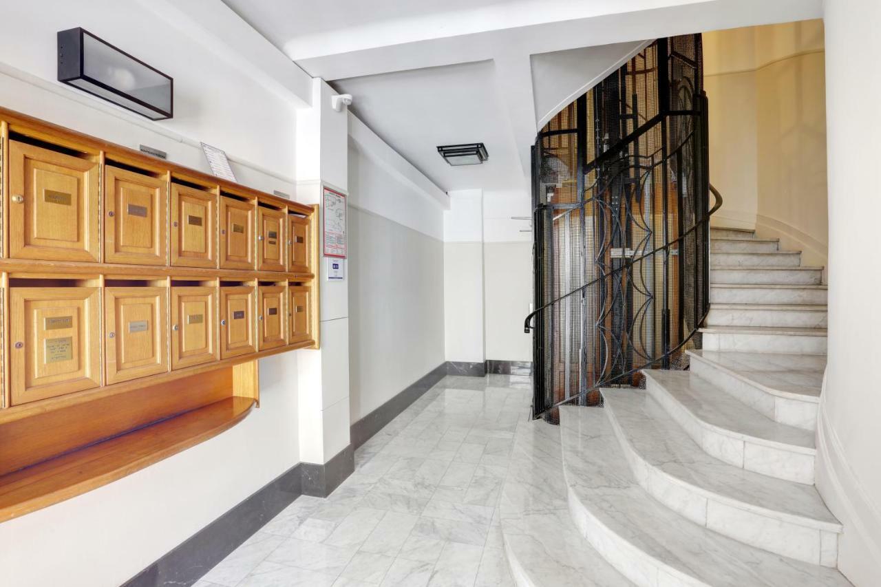 Le St Francois - Gorgeous Apt Art-déco,lift, A/c, 20 Meters Beach *